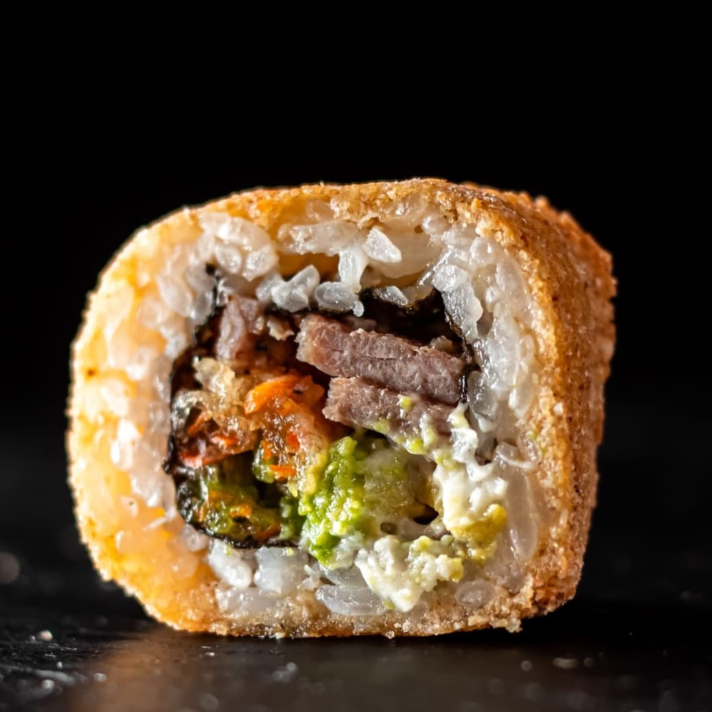 Tostadito con Arrachera Maki