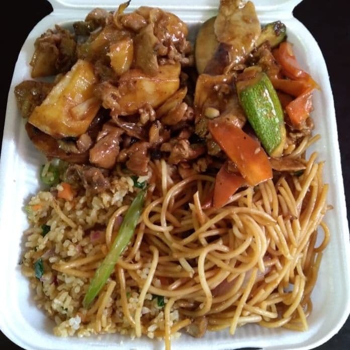 Pollo tousi con papas y bistec  de cer con calabaz