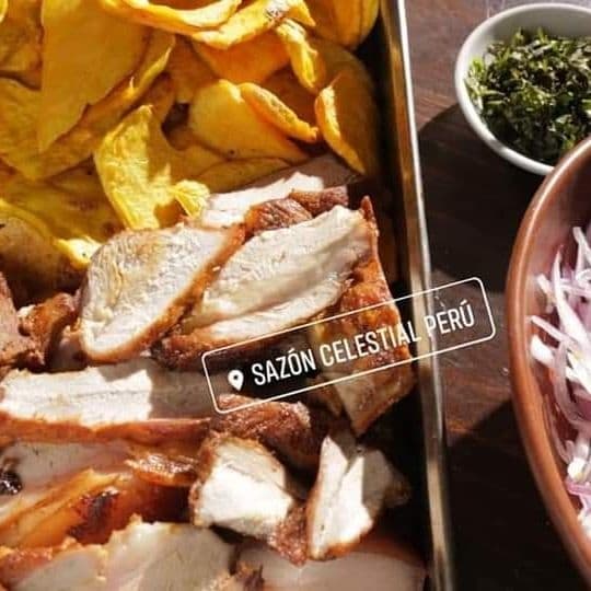 1 Kg de Chicharrón Celestial con Tamales Criollos