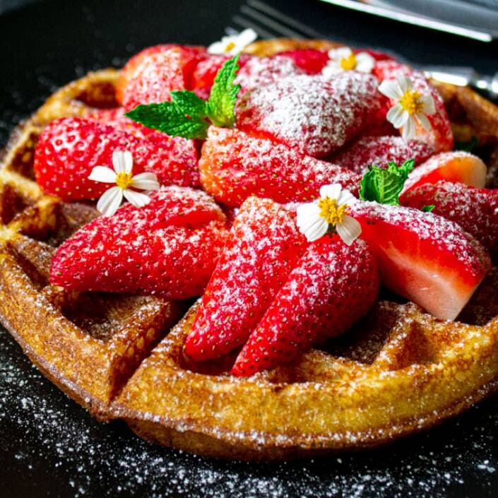 WAFFLE CON FRESAS