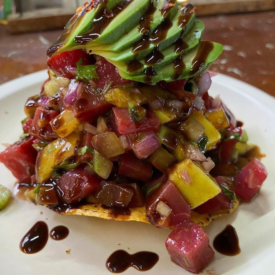 Tostada Atún con Mango