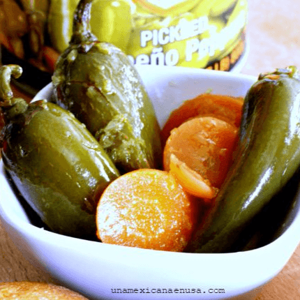 CHILES JALAPEÑOS EN ESCABECHE.