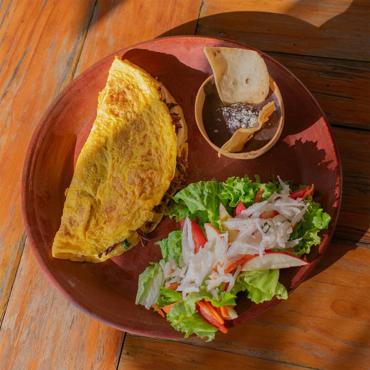 Omellette de Chapulines y Quesillo