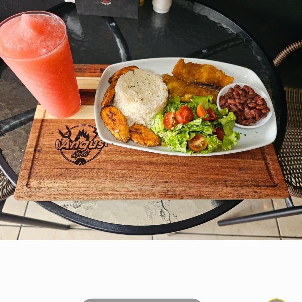 Almuerzo con costilla