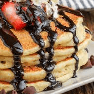 Pancakes con Fudge de Chocolate