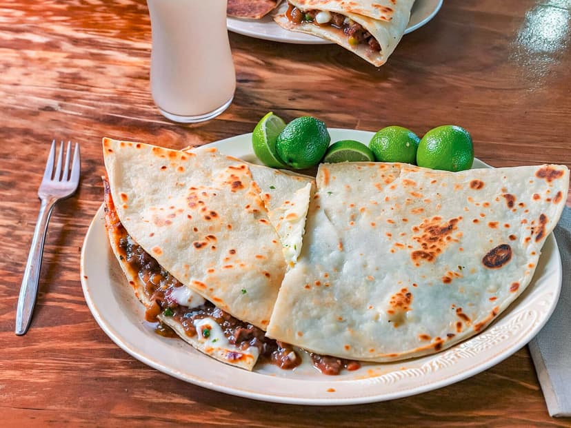 Tacos y  Montados Los Compadres