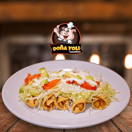 Tacos dorados de pollo