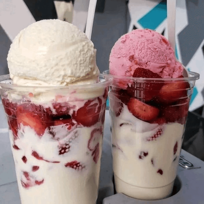 Fresas con Crema y Helado