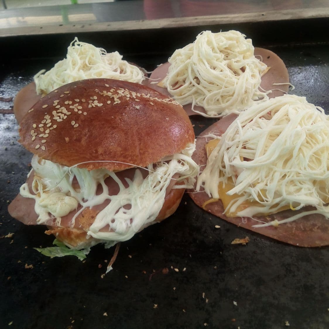 QUESILLO Y TOCINO