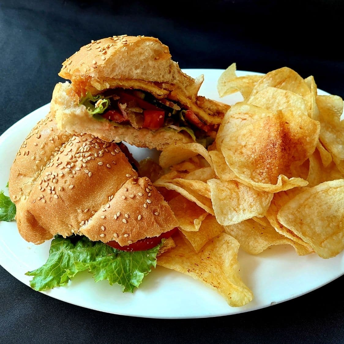 Torta de Milanesa de Pollo con Papas Tipo Chips
