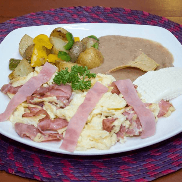Huevos Revueltos con Jamón