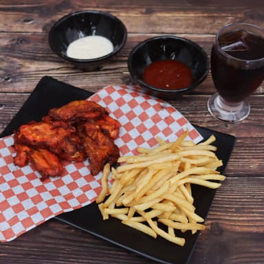 Combo 5 Alas, Papas y Refresco