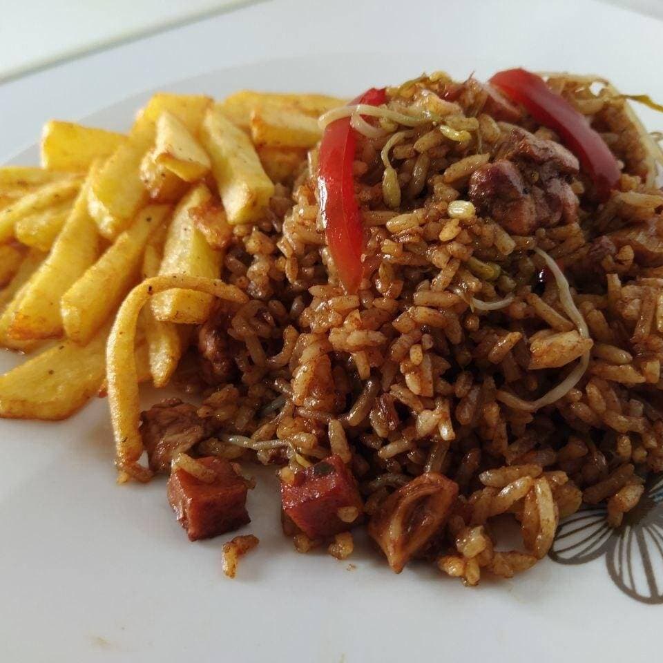 Arroz Chino + Papas Francesas + Cerdo agridulce