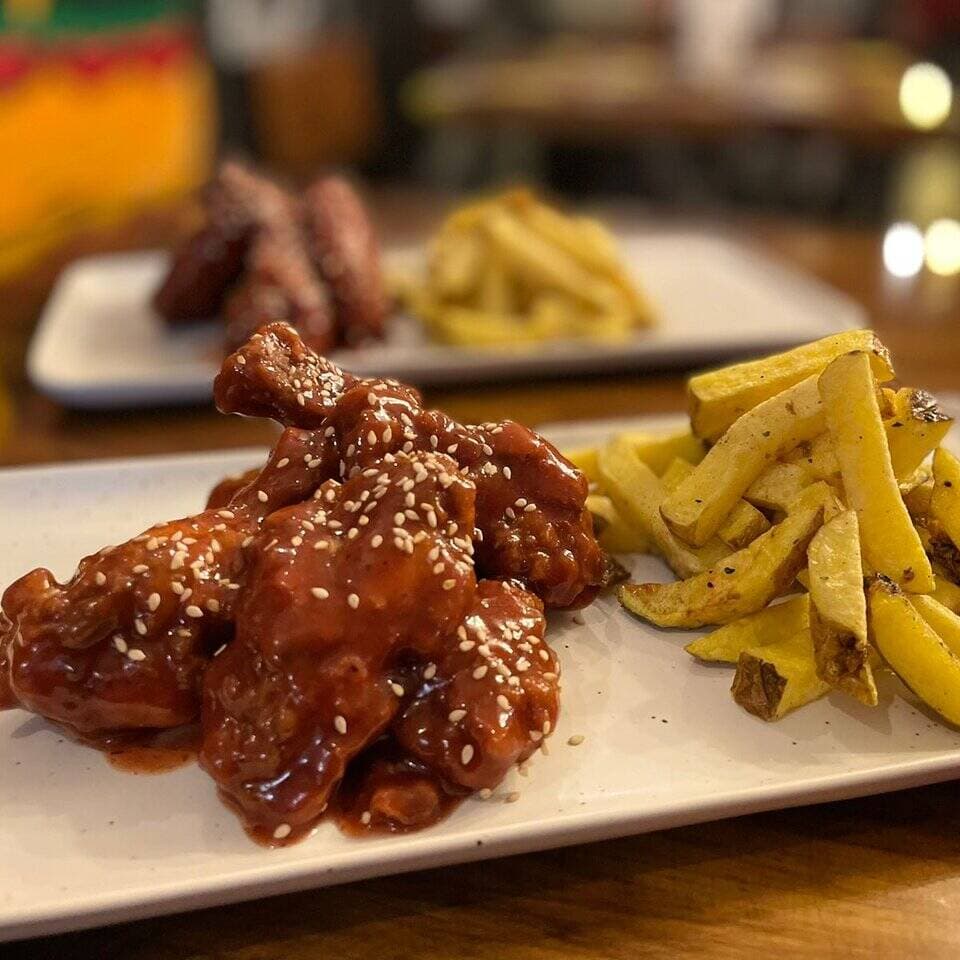 Alitas BBQ 6 Unidades + Papas Fritas