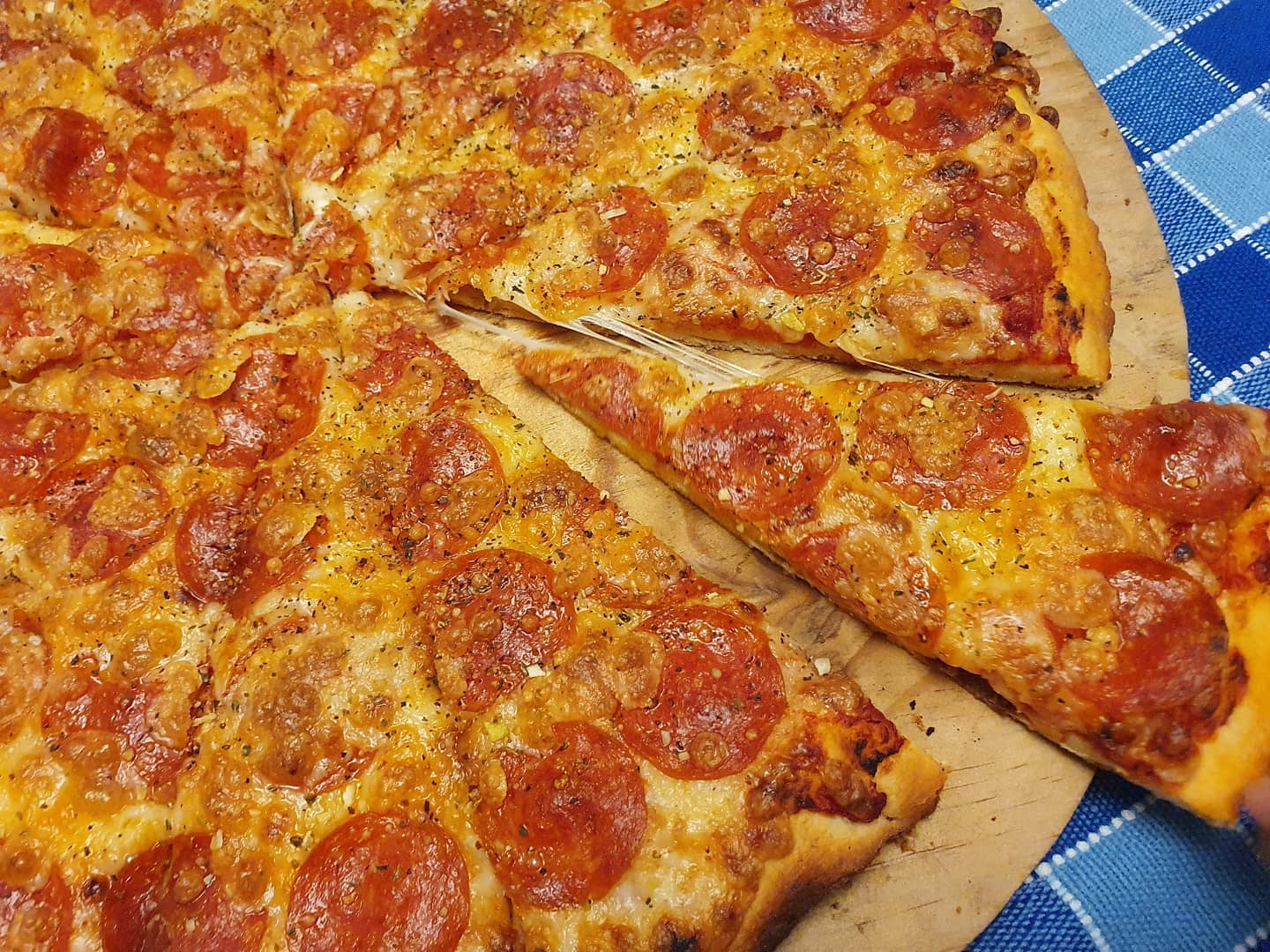 We love pizza (España)