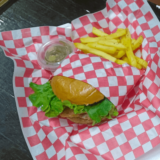 Combo de Hamburguesa Tocino + Porción de Papas