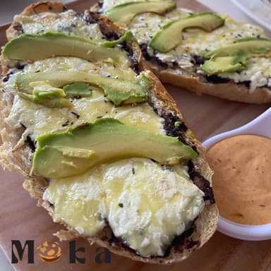 Molletes Queso