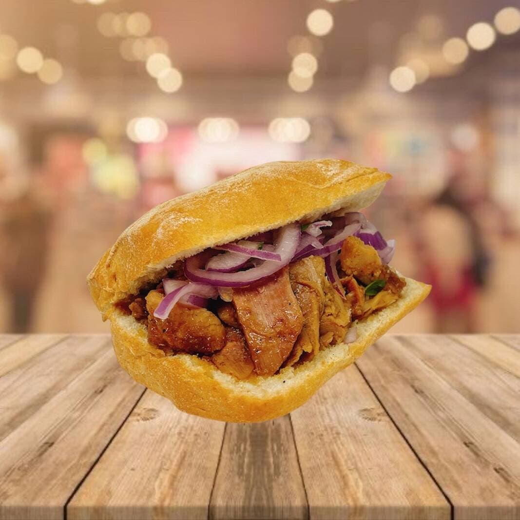 Sánguche de Gallina a la Leña
