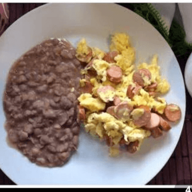 Huevo con Salchicha