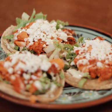 Sopes Sencillos + Refresco Gratis