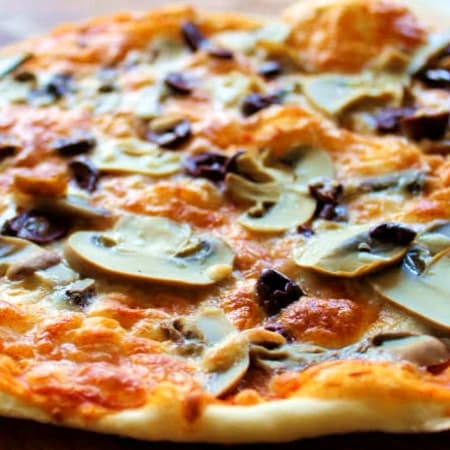 Pizza individual de champiñones