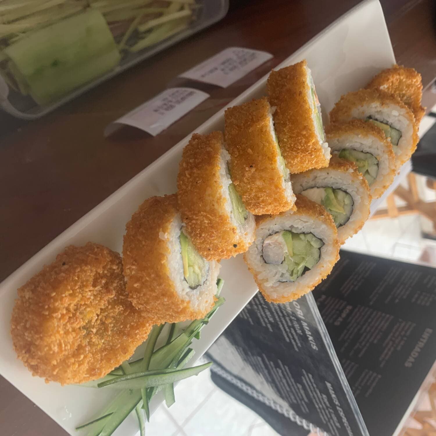 Sushi Empanizado + Yakimeshi Especial