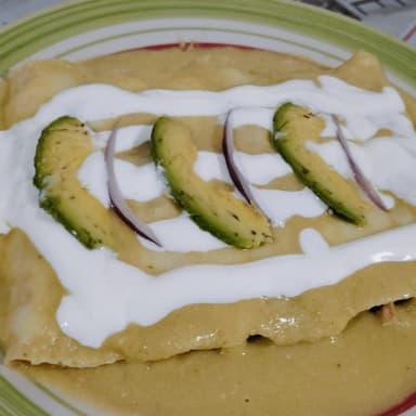 Enchiladas Poblanas de Pollo