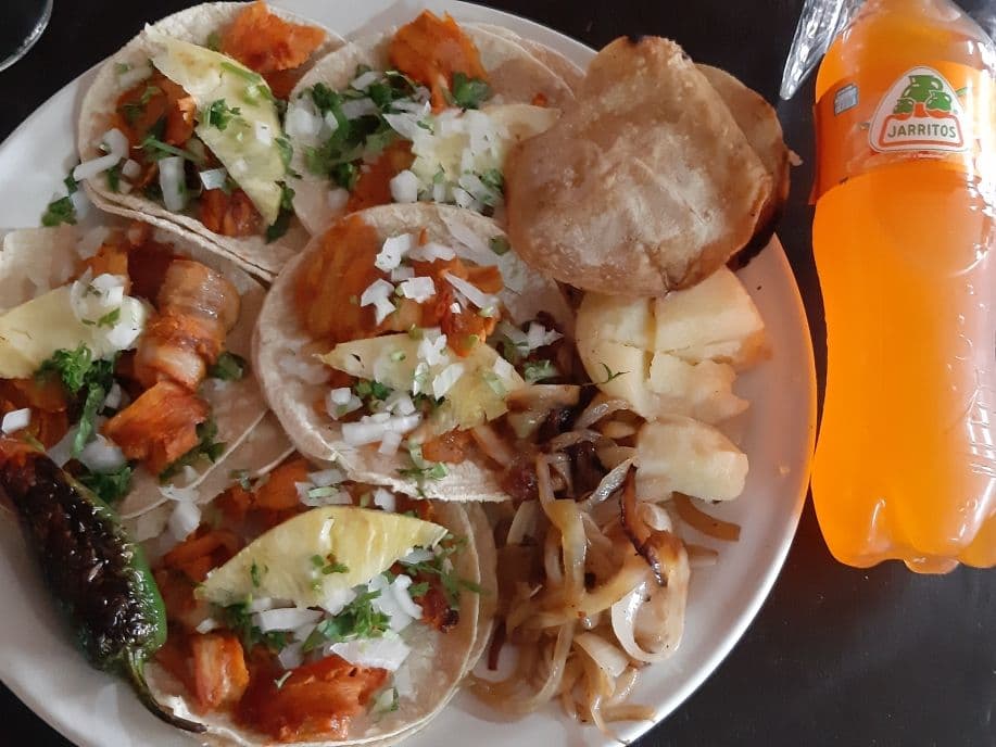 5 TACOS DE AL PASTOR + BEBIDA