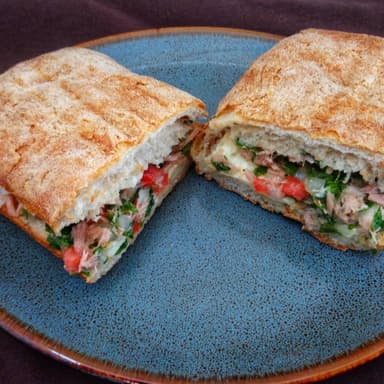 Chapata de Atún con Queso Panela