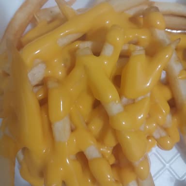 PAPAS CON QUESO AMARILLO