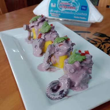 Causa de Pulpo al Olivo