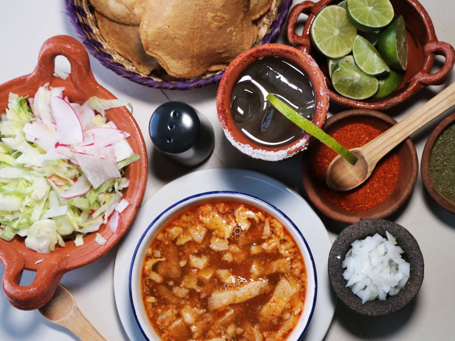 Pozole de Cabeza + Coca Cola
