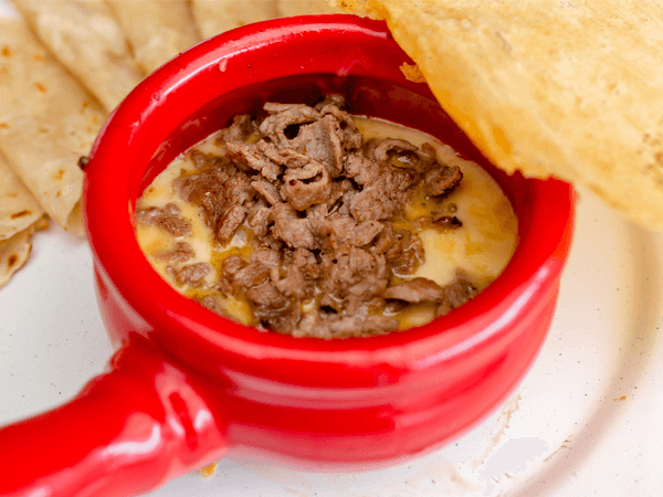 Cazuelita de Queso Fundido con Bistec