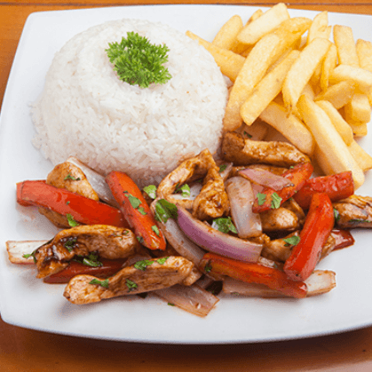 Saltado de Pollo