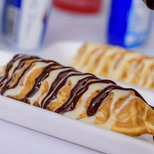 Waffle NUTELLA, Lechera. Granillo de Chocolate.