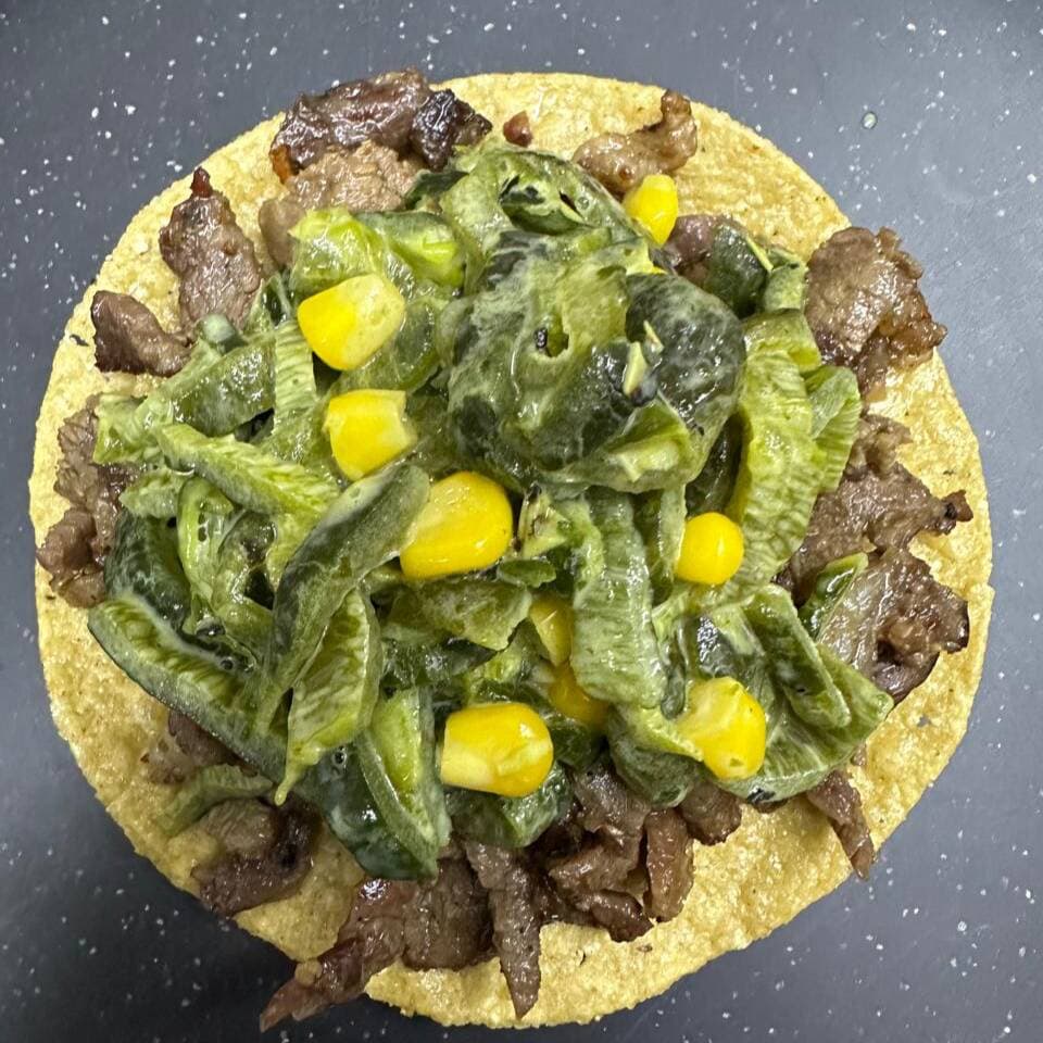 Tostada de Carne Asada