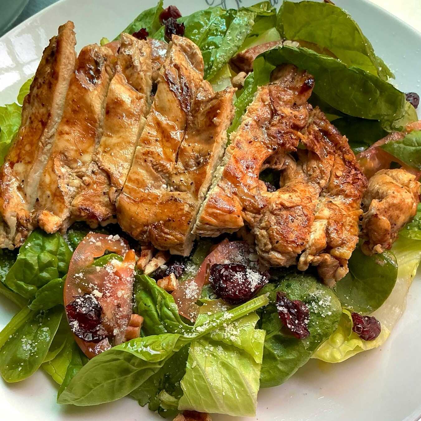 Pollo Asado con Ensalada