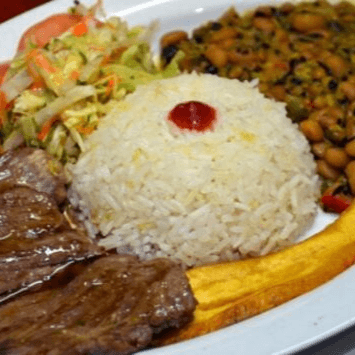 Ejecutivo con Carne Asada