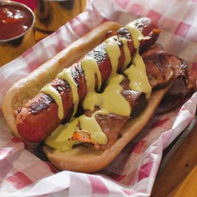 Hotdog con Salsa de Guacamole