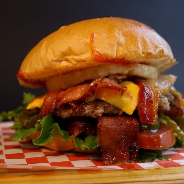 2 Hamburguesas Hawai y Papas a La Francesa