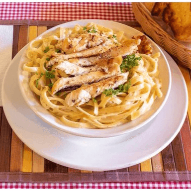 Fetuccini con Pollo