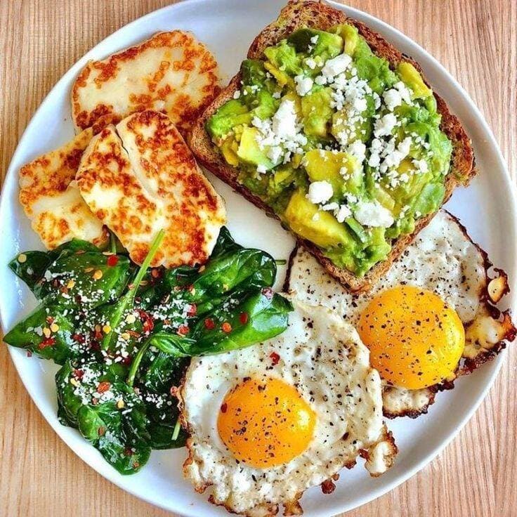 Vital tosta de aguacate y queso panela 🥑🥑