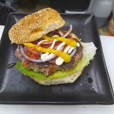 Alom Burger