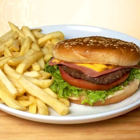 Hamburguesa con papas  + Coca Cola