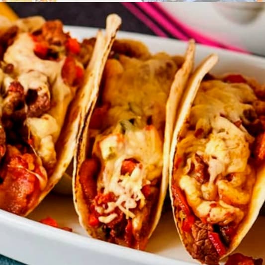 6 tacos de pastor con queso