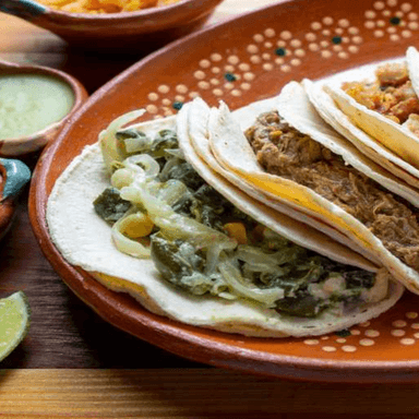 Tacos de Guisos de Maíz