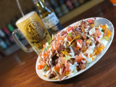Mega nachos con Deshebrada