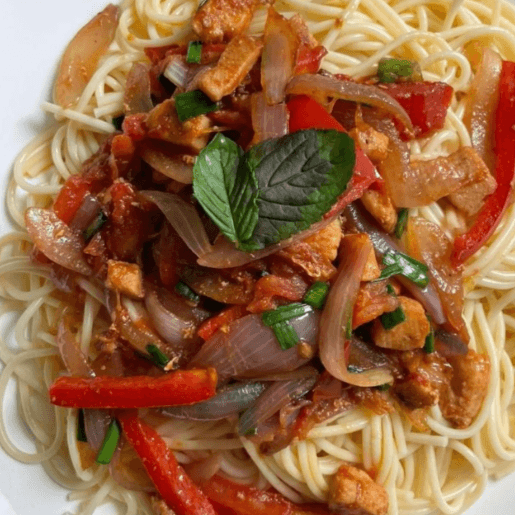 Tallarín Saltado