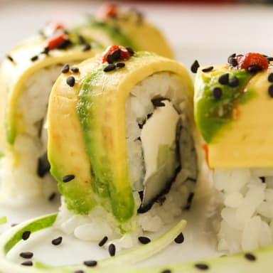Rollo Cubierto de Aguacate Camarón