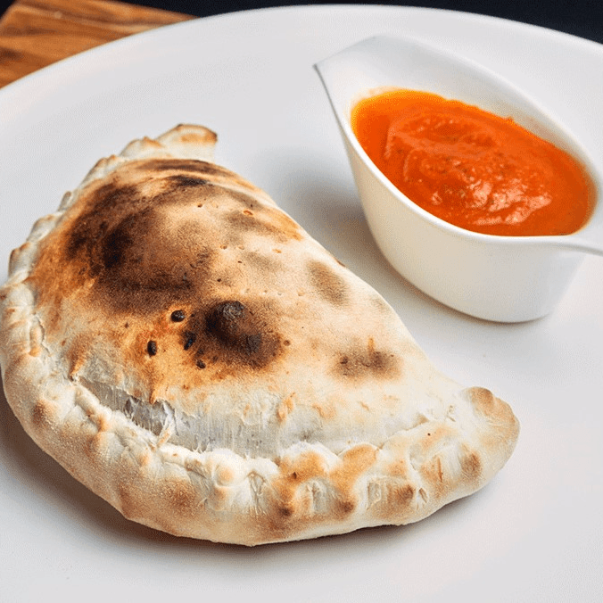Calzone 5 Carnes + Bebida